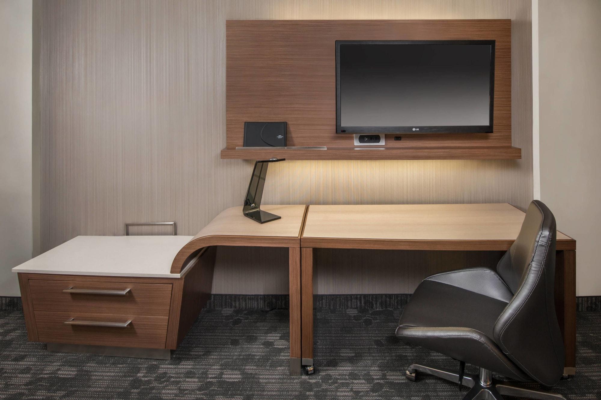 Courtyard By Marriott Atlanta Alpharetta/Avalon Area Hotel Buitenkant foto