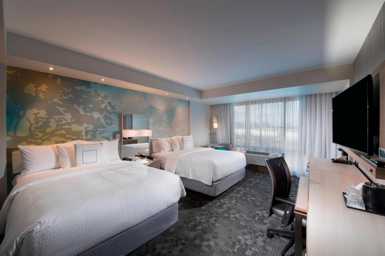 Courtyard By Marriott Atlanta Alpharetta/Avalon Area Hotel Buitenkant foto