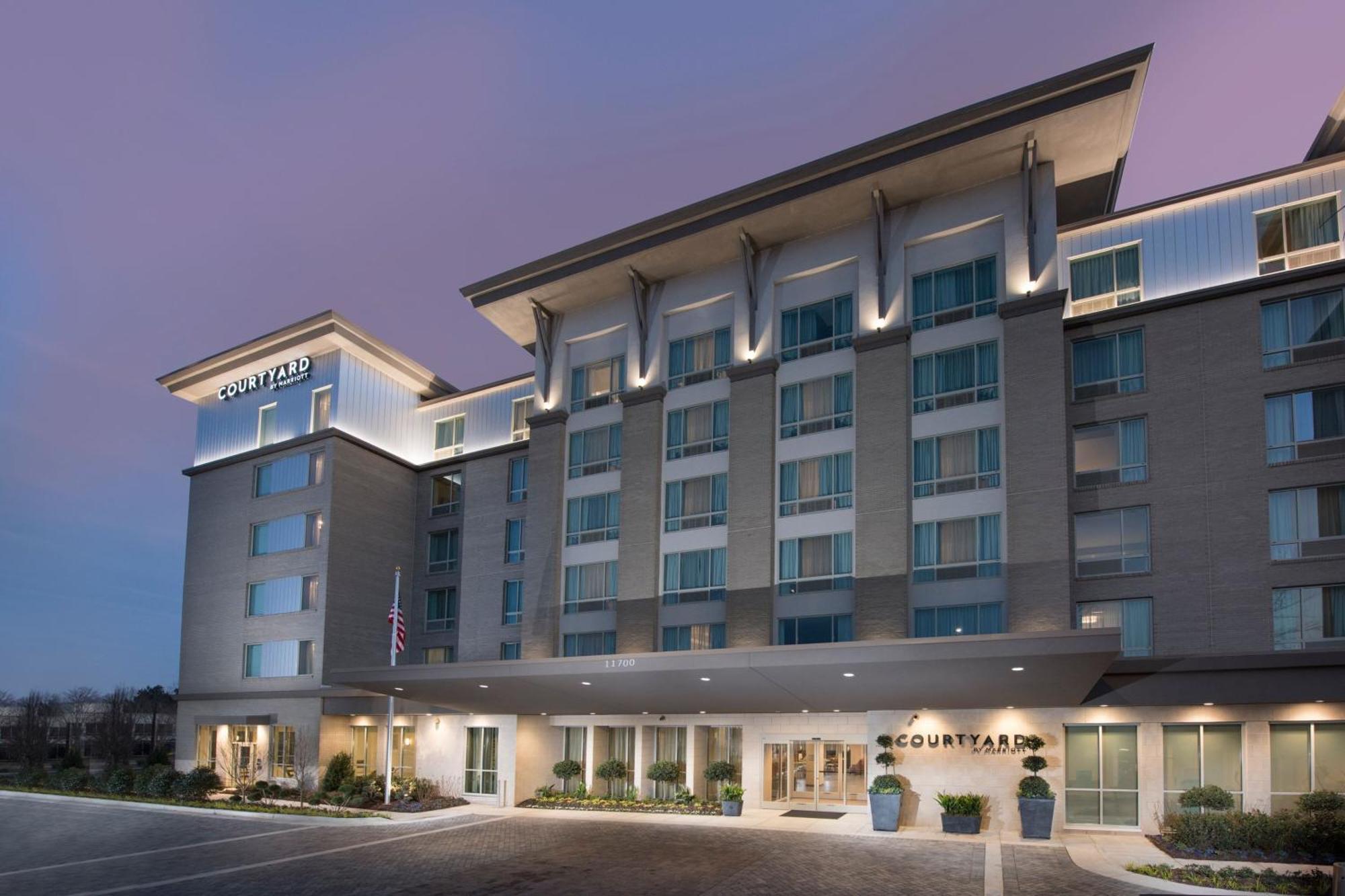 Courtyard By Marriott Atlanta Alpharetta/Avalon Area Hotel Buitenkant foto